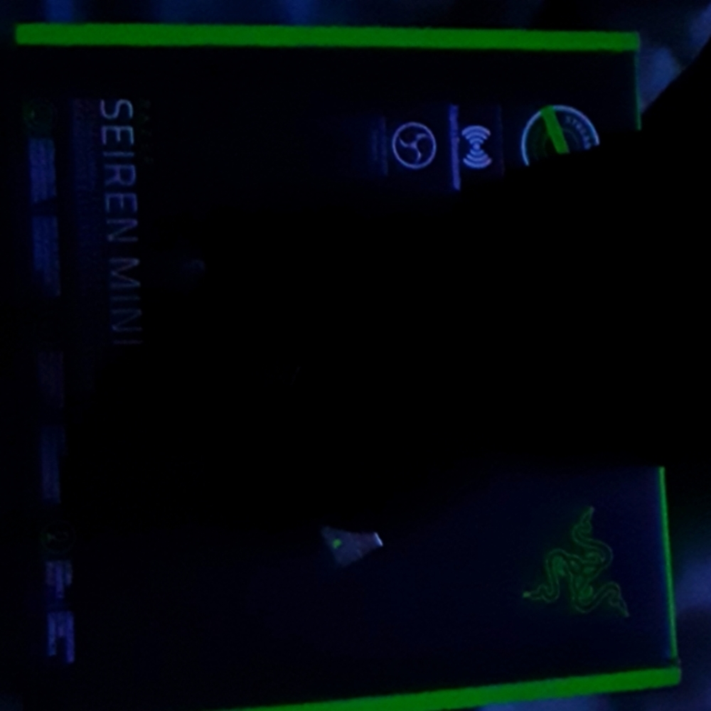 I don't have a use for the mic it's just been siting on my shelf for 6 months.